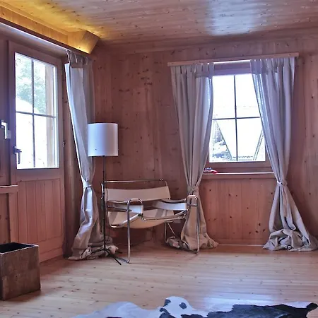 Feriehus Tgesa Ferrera Schmitten (Grisons)