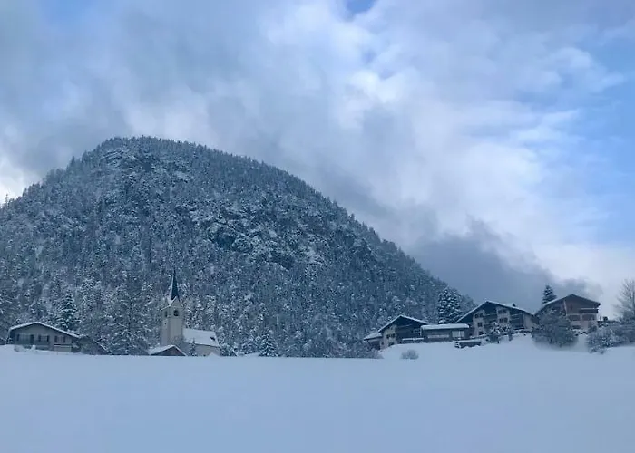 Tgesa Ferrera Feriehus Schmitten (Grisons)